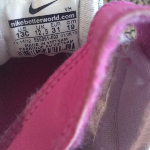 Nike Revolution 2 girls sneakers size 13c Velcro - Picture 3 of 6